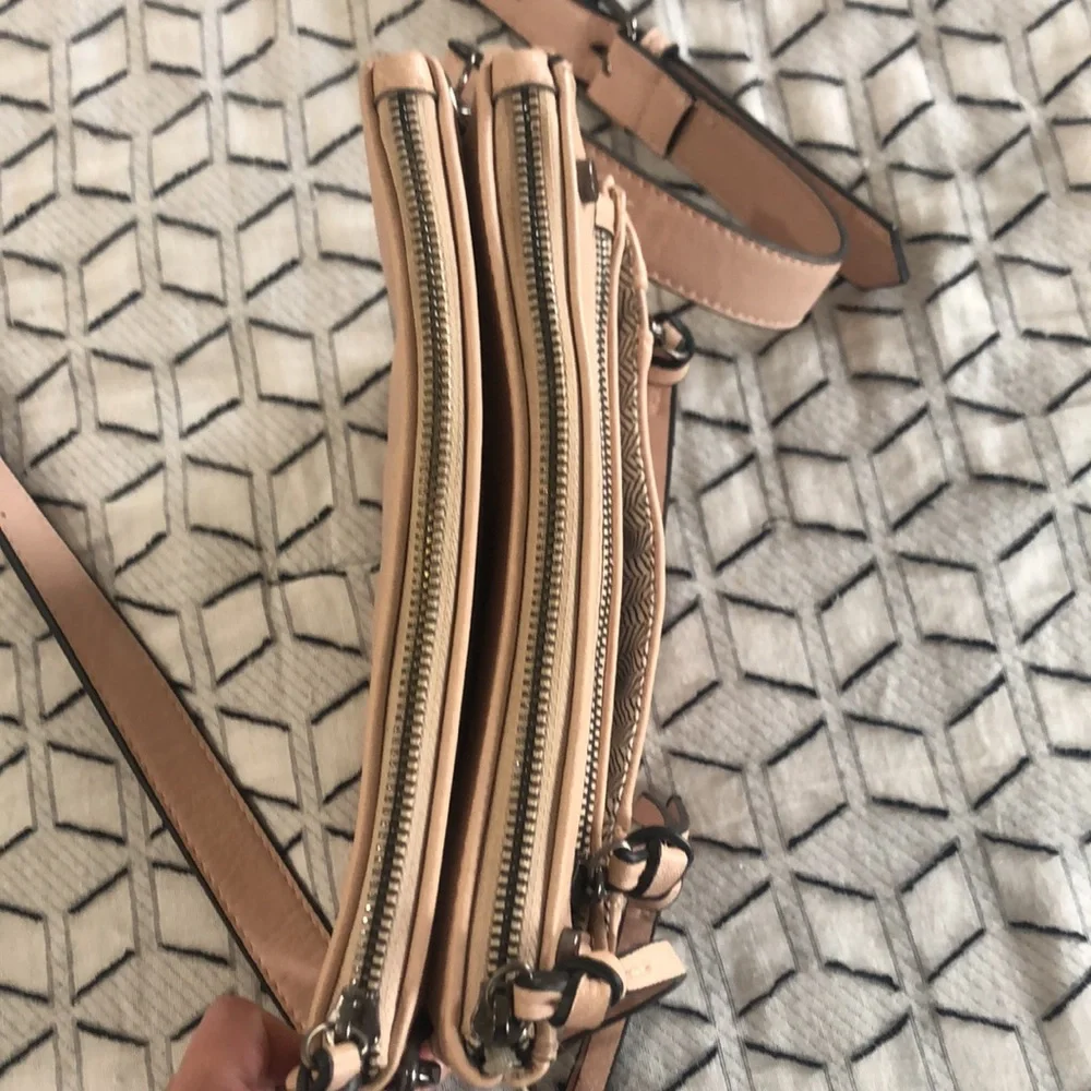 Pink cross body purse - Picture 3 of 7
